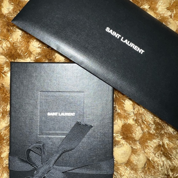 CASSANDRE SAINT LAURENT MATELASSÉ ZIPPED FRAGMENTS CARD CASE - Picture 3 of 12